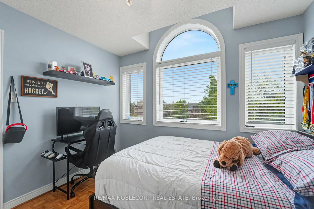 12, Waterbury, Bolton East, Caledon