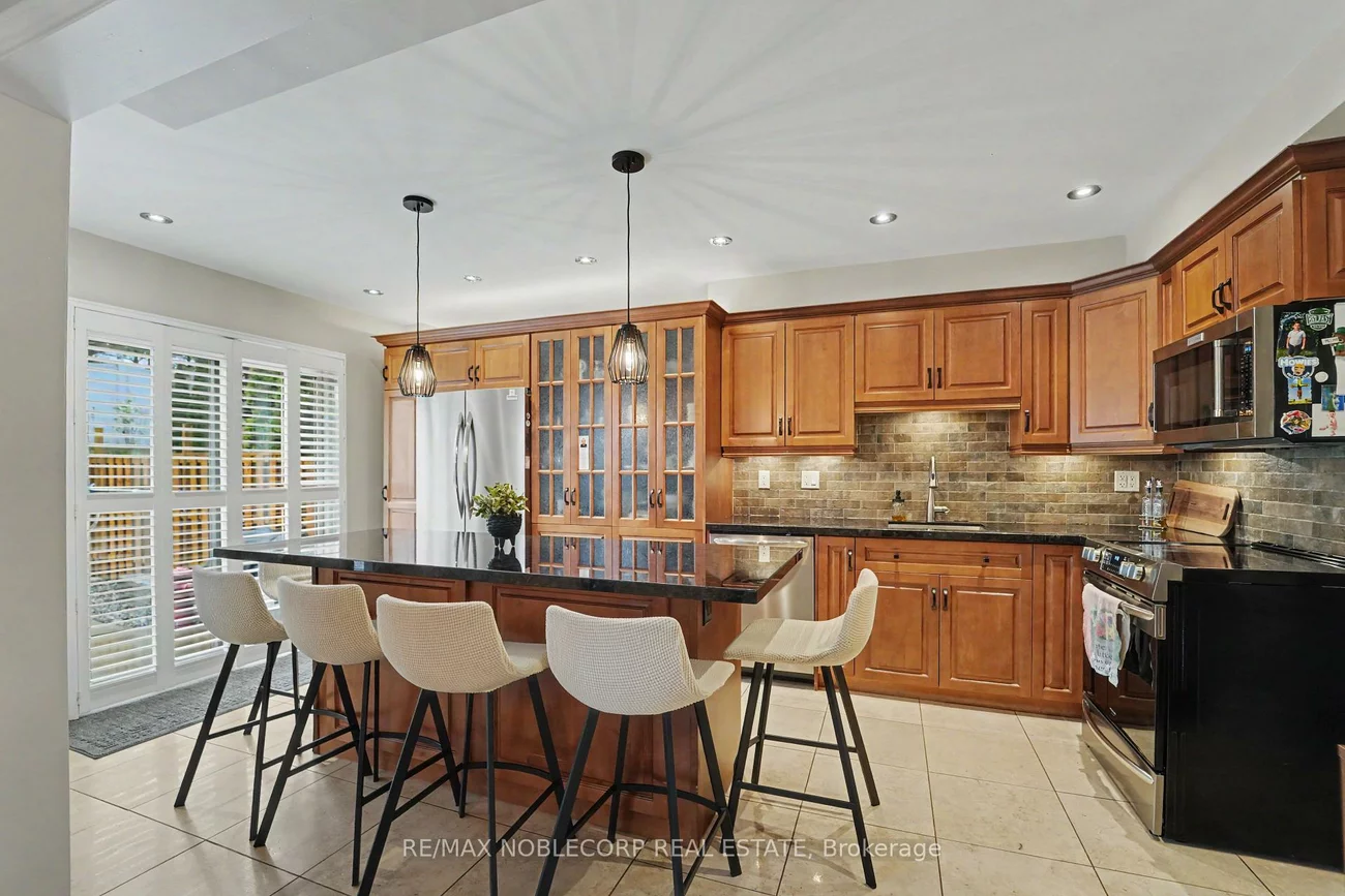 12, Waterbury, Bolton East, Caledon