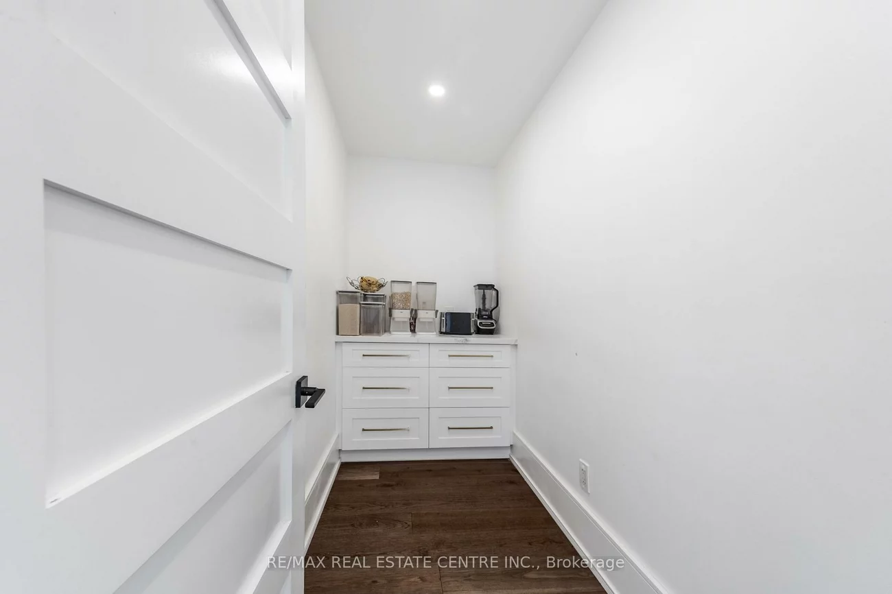6, Country Lane, Palgrave, Caledon