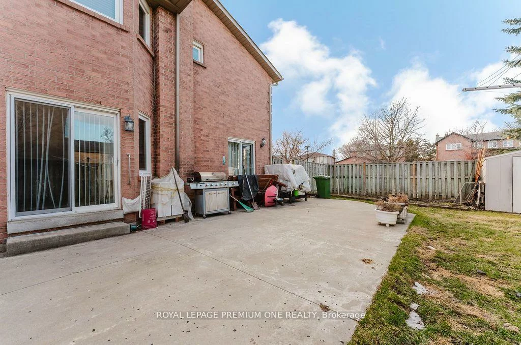 25, Sir Lancelot, Bolton East, Caledon