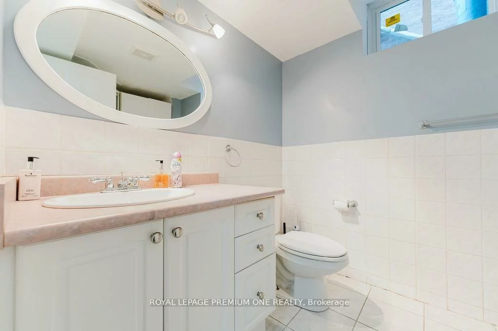 25, Sir Lancelot, Bolton East, Caledon