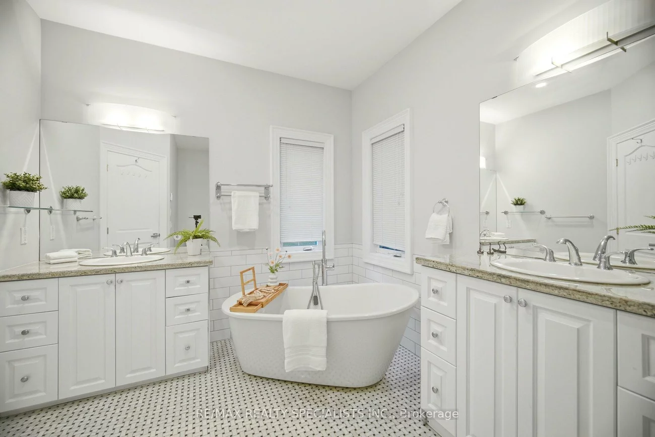 10, Valley Hill, Palgrave, Caledon