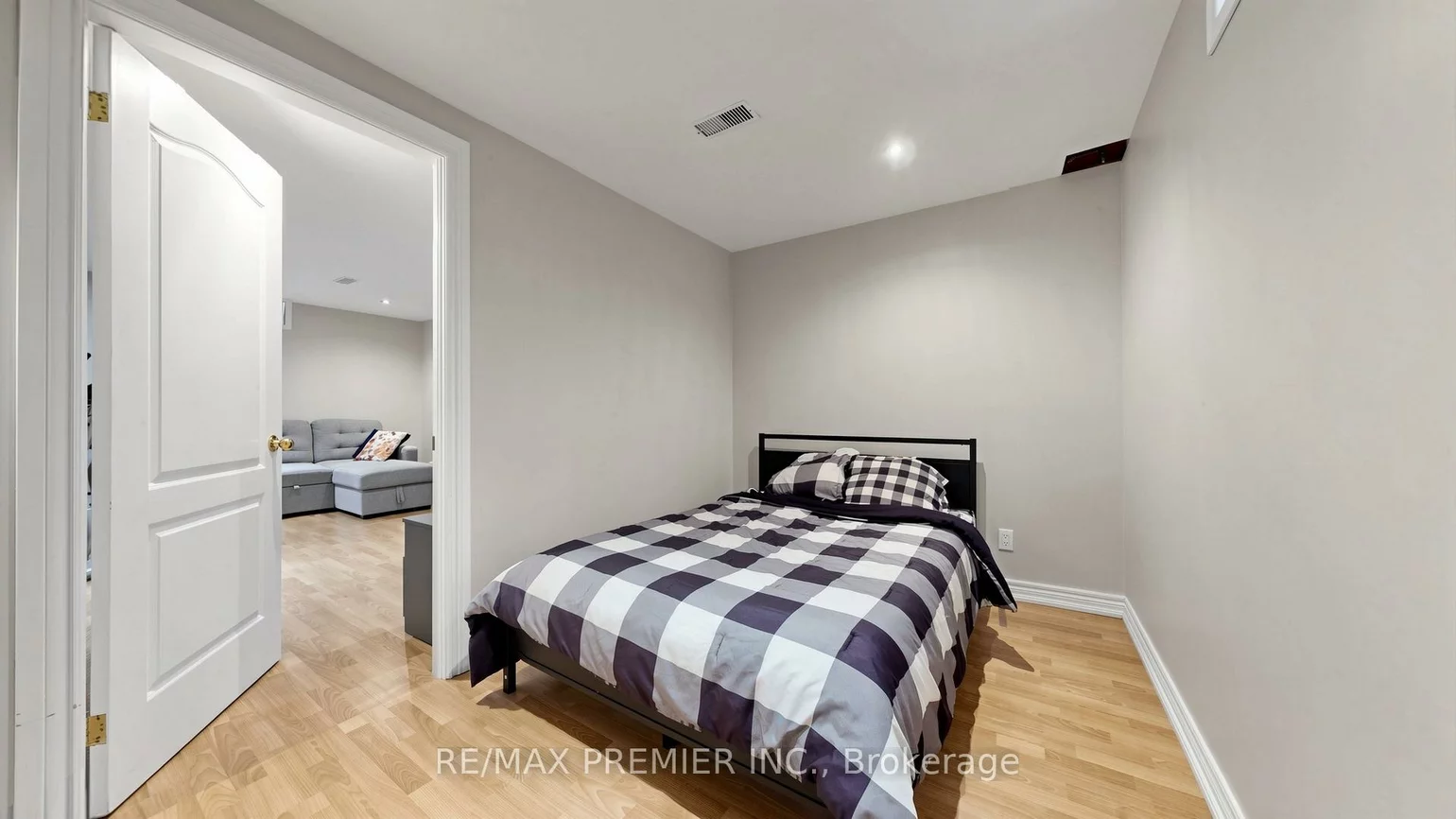 6, Terrastone, Bolton West, Caledon
