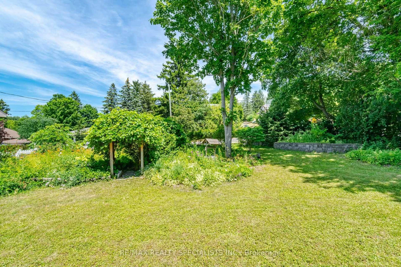 173, Victoria, Bolton East, Caledon