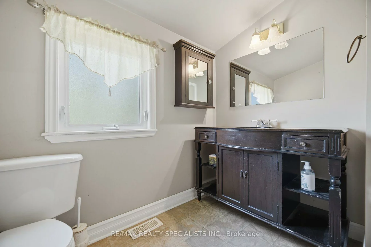 173, Victoria, Bolton East, Caledon