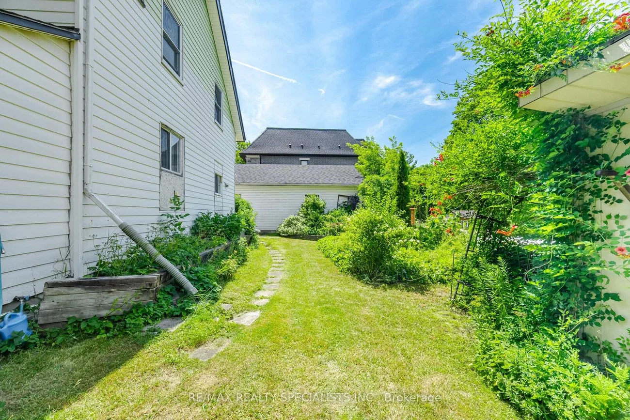 173, Victoria, Bolton East, Caledon