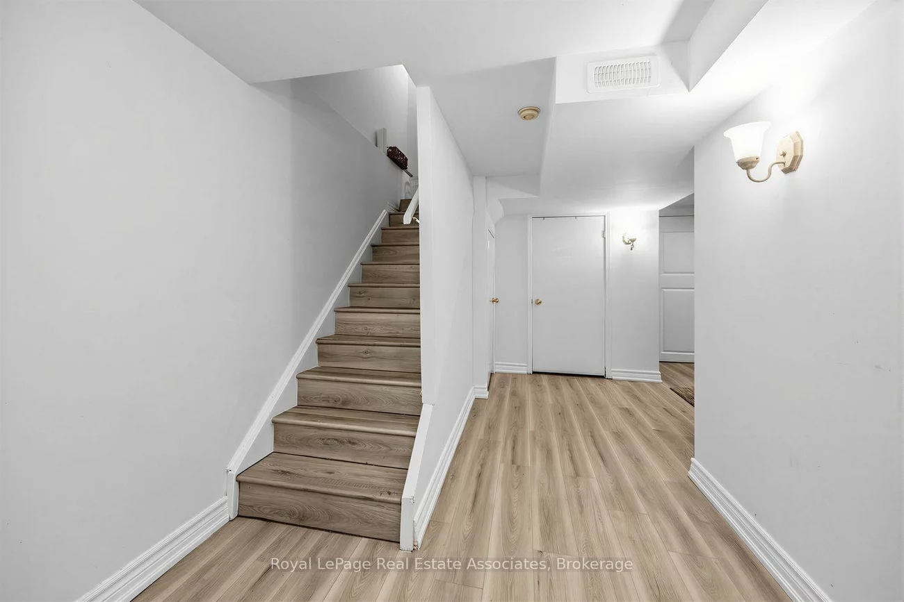 25, Rolling Hills, Bolton West, Caledon