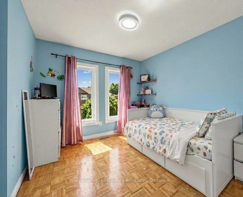 25, Rolling Hills, Bolton West, Caledon