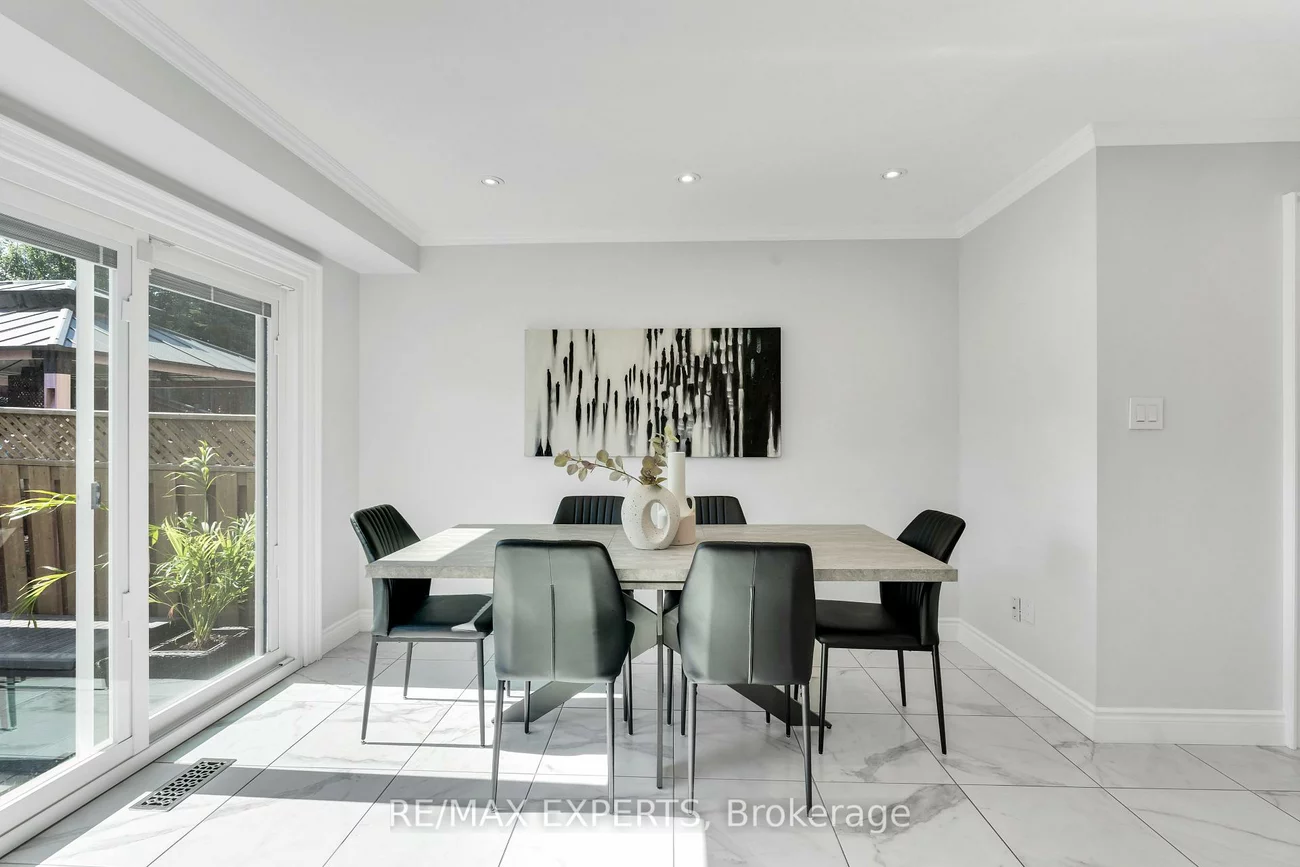 86, Humbershed, Bolton West, Caledon
