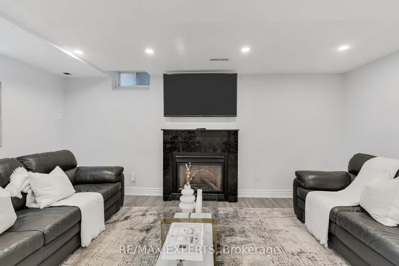 86, Humbershed, Bolton West, Caledon