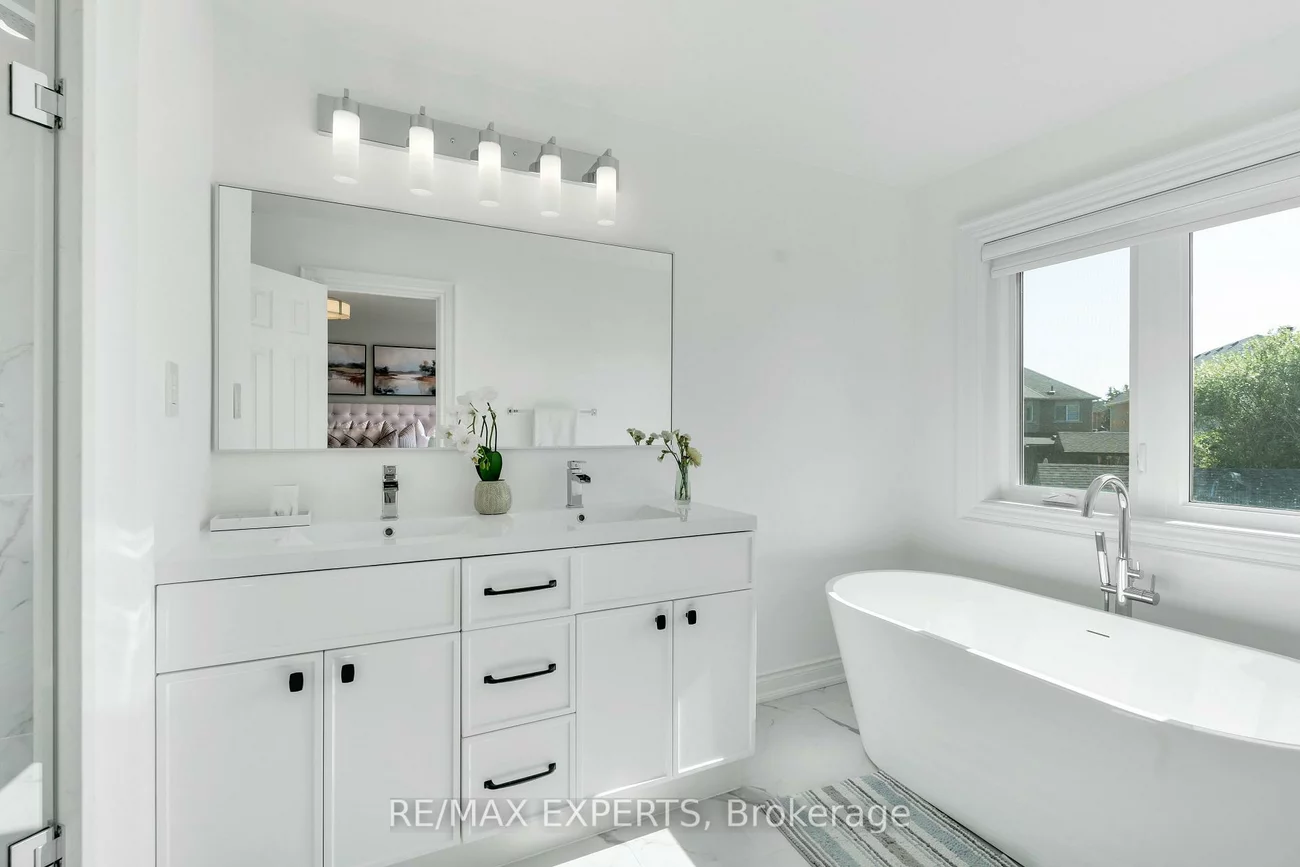 86, Humbershed, Bolton West, Caledon