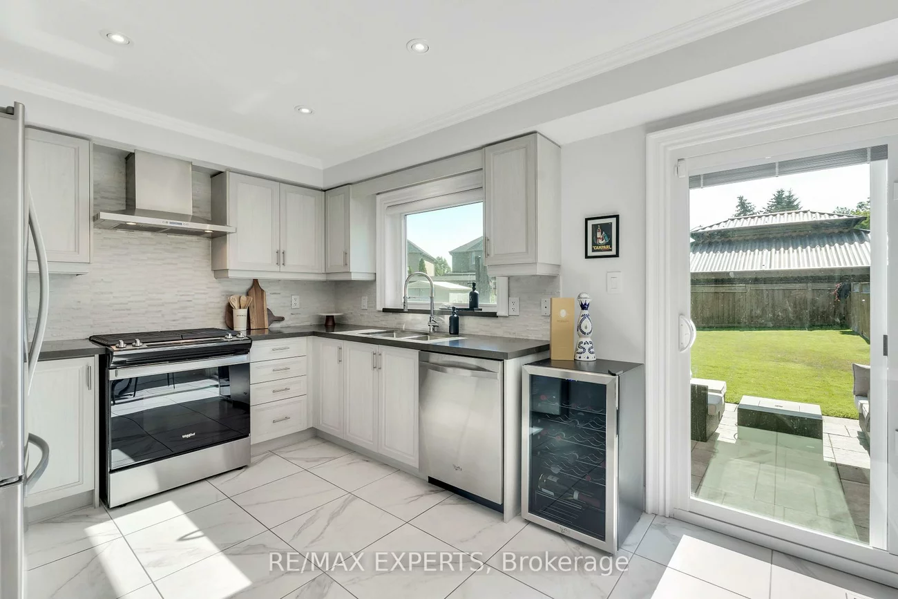 86, Humbershed, Bolton West, Caledon