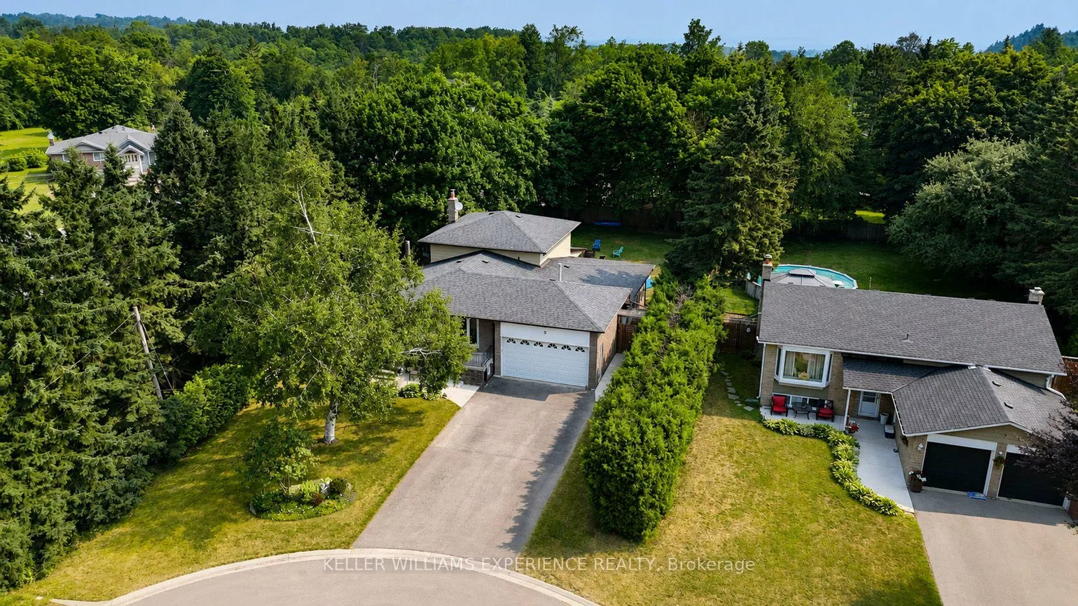 9, Palace, Mono Mills, Caledon