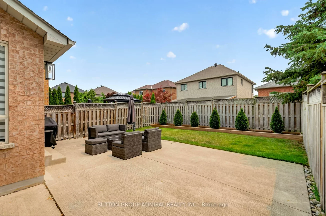 7, Emily Carr, Bolton West, Caledon