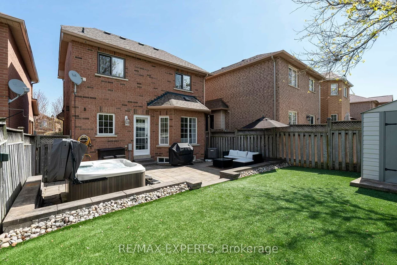 28, Crestridge, Bolton North, Caledon