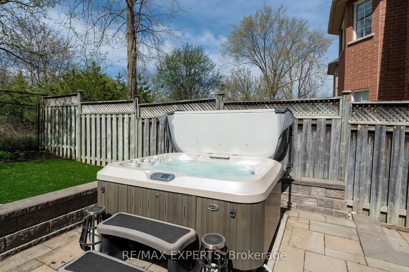 28, Crestridge, Bolton North, Caledon