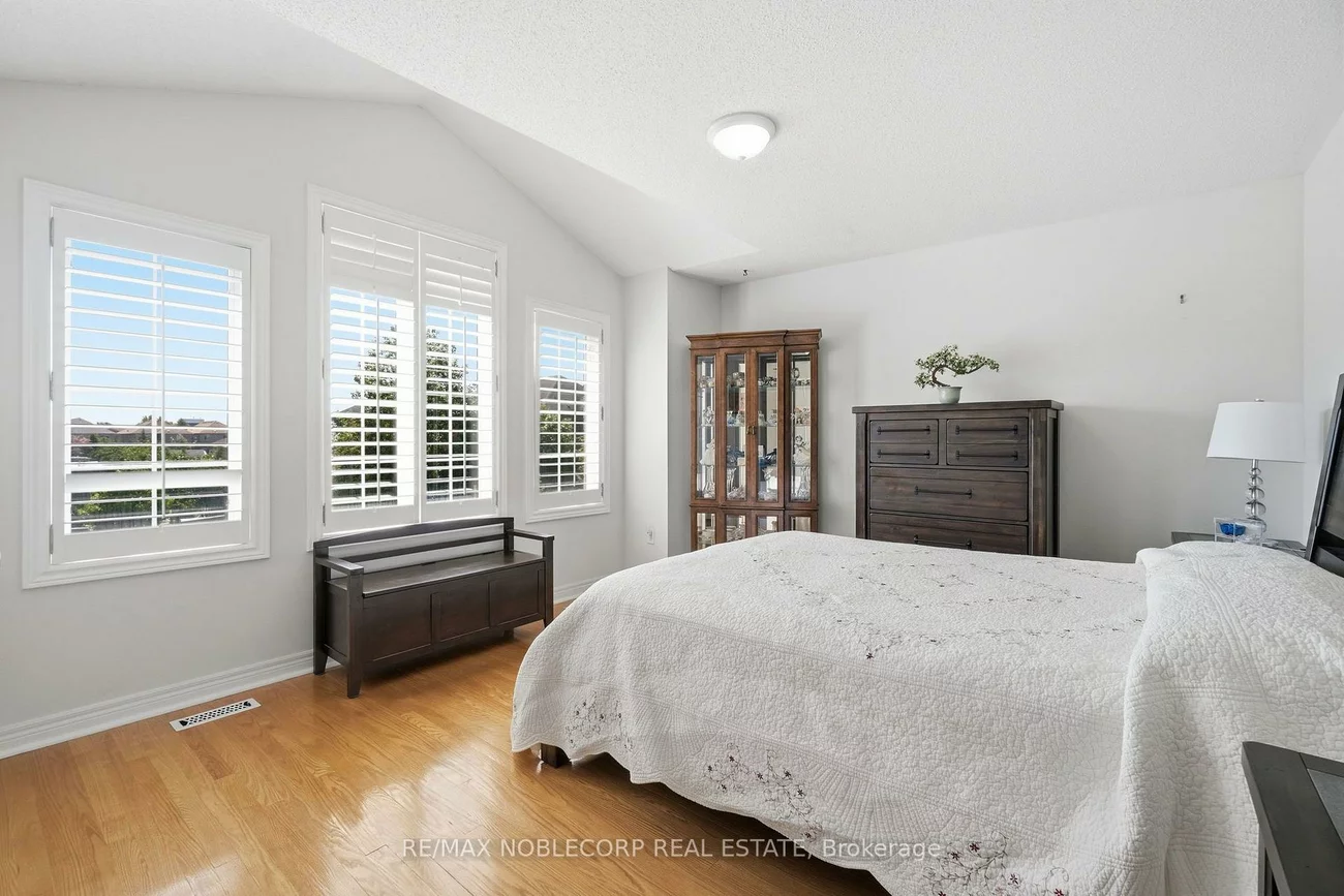111, Emily Carr, Bolton West, Caledon