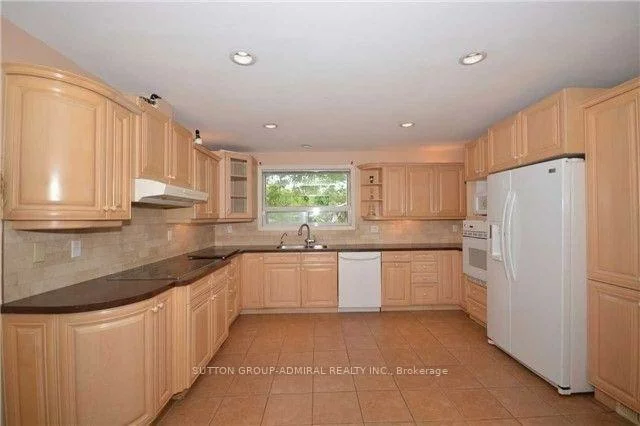 94, Sackville, Bolton West, Caledon