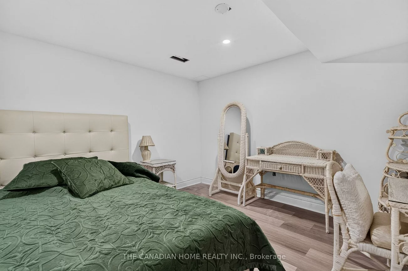 63, Humbershed, Bolton West, Caledon