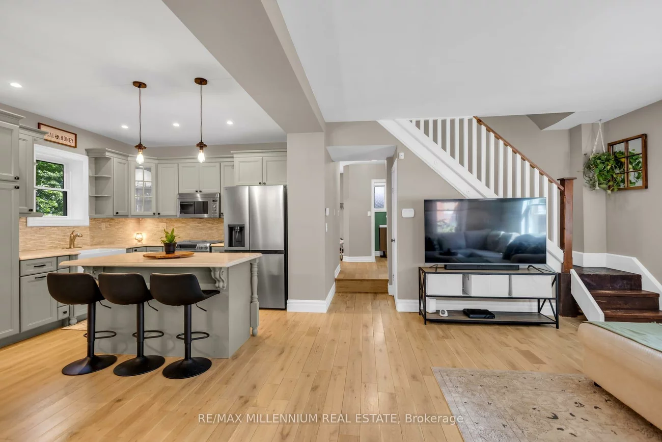 1537, Queen, Alton, Caledon