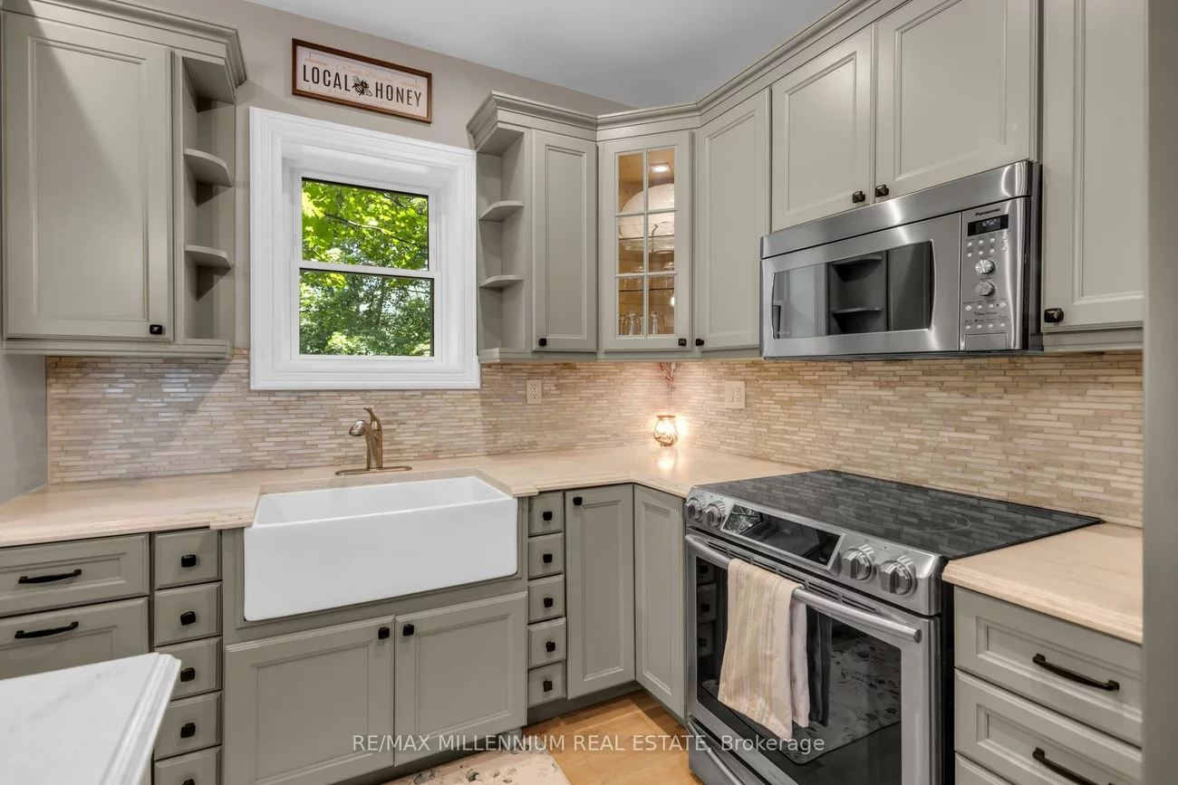 1537, Queen, Alton, Caledon
