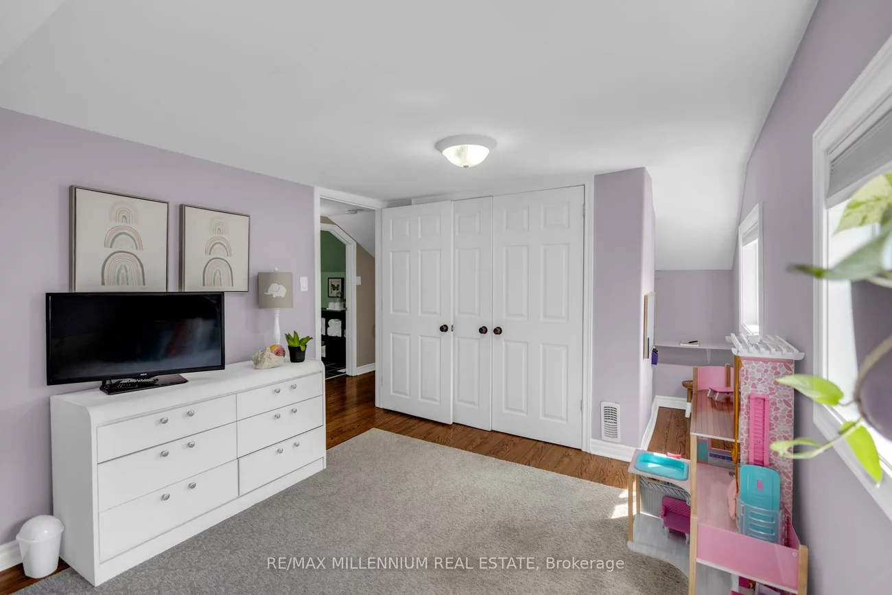 1537, Queen, Alton, Caledon