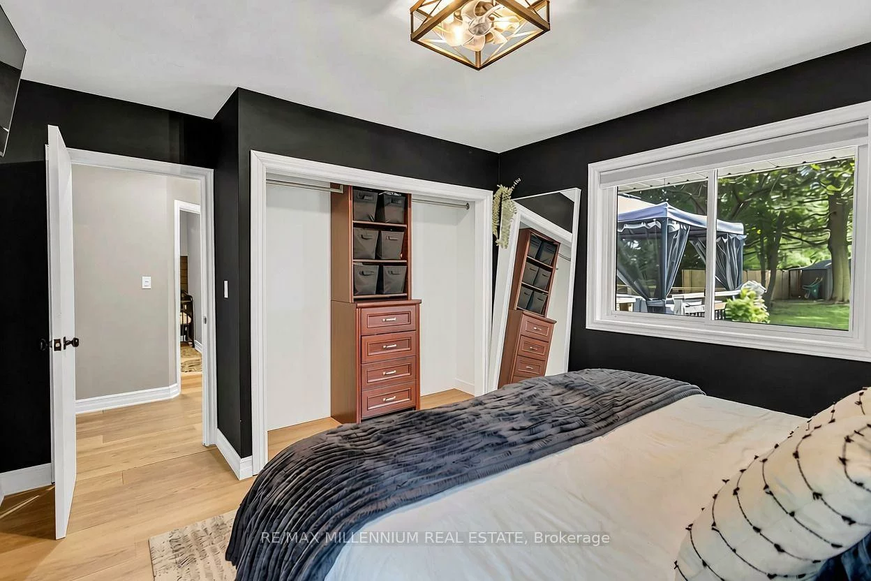 1537, Queen, Alton, Caledon