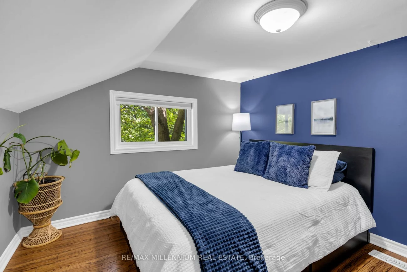 1537, Queen, Alton, Caledon