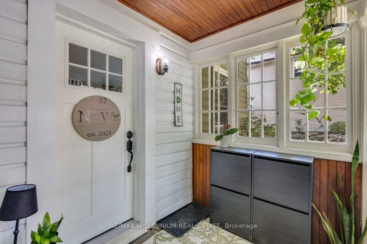1537, Queen, Alton, Caledon