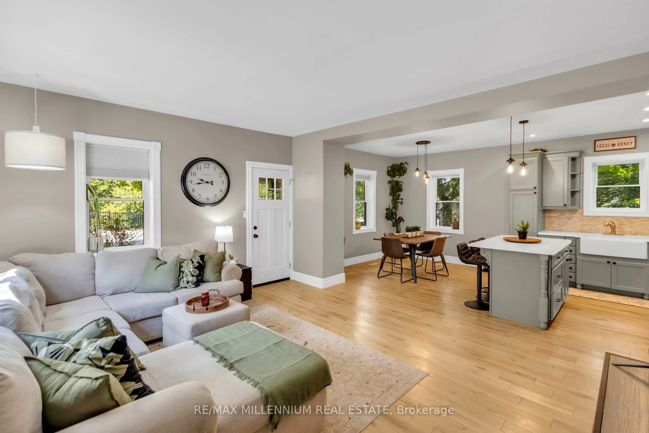 1537, Queen, Alton, Caledon