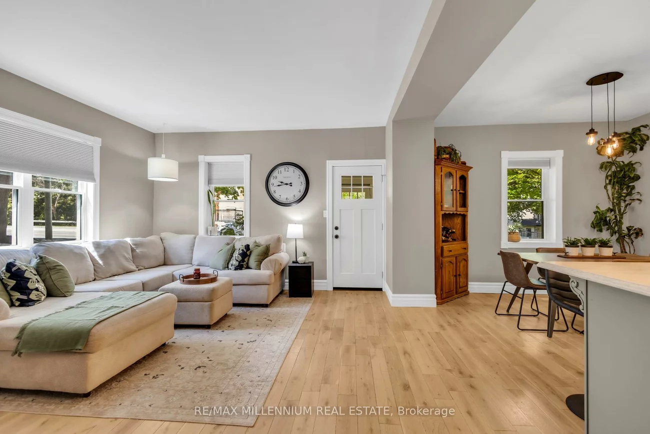 1537, Queen, Alton, Caledon