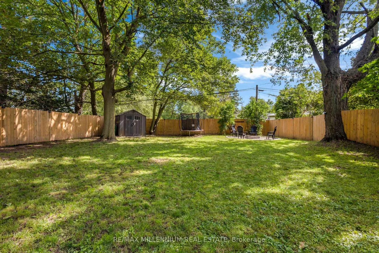 1537, Queen, Alton, Caledon