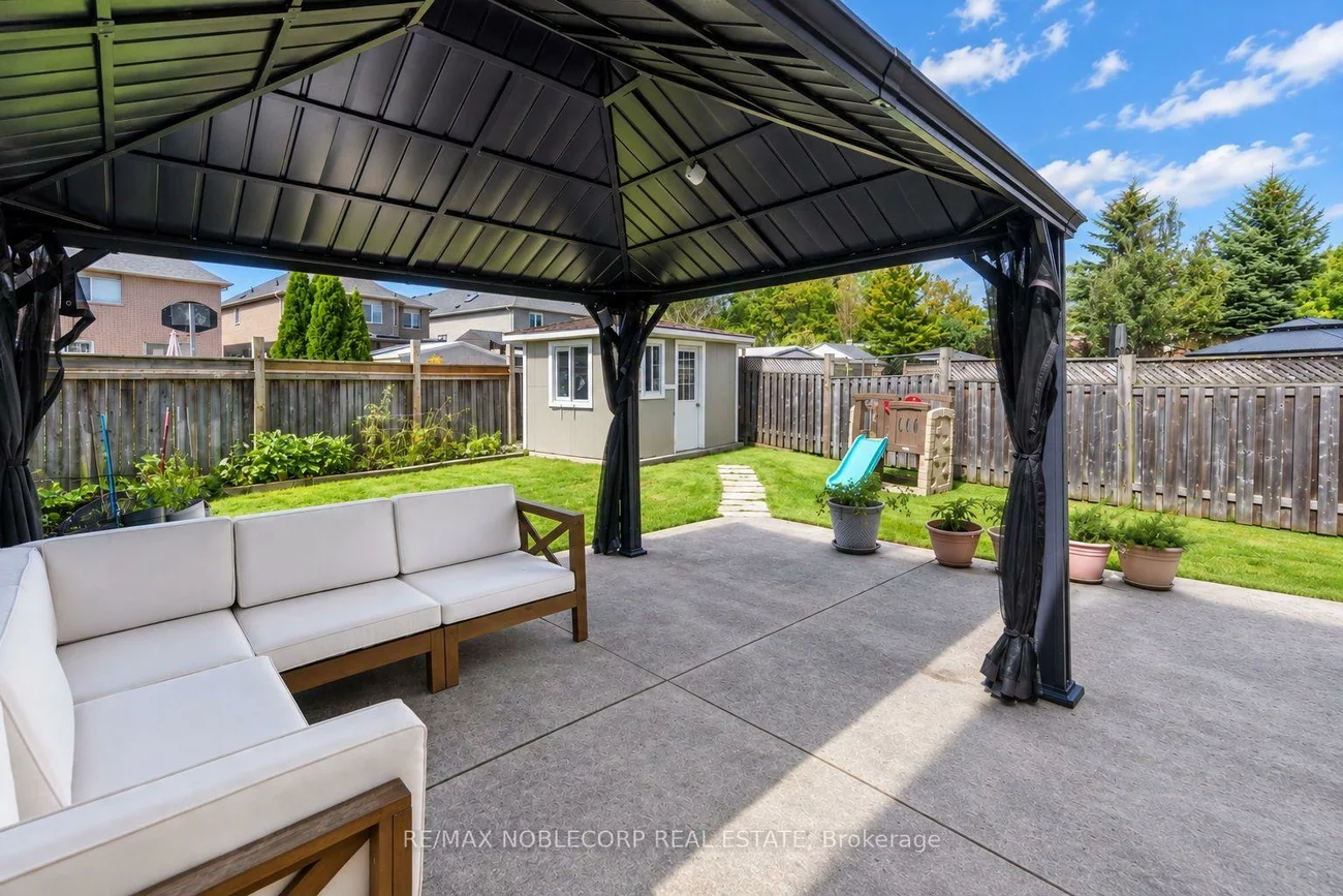 88, Humbershed, Bolton West, Caledon