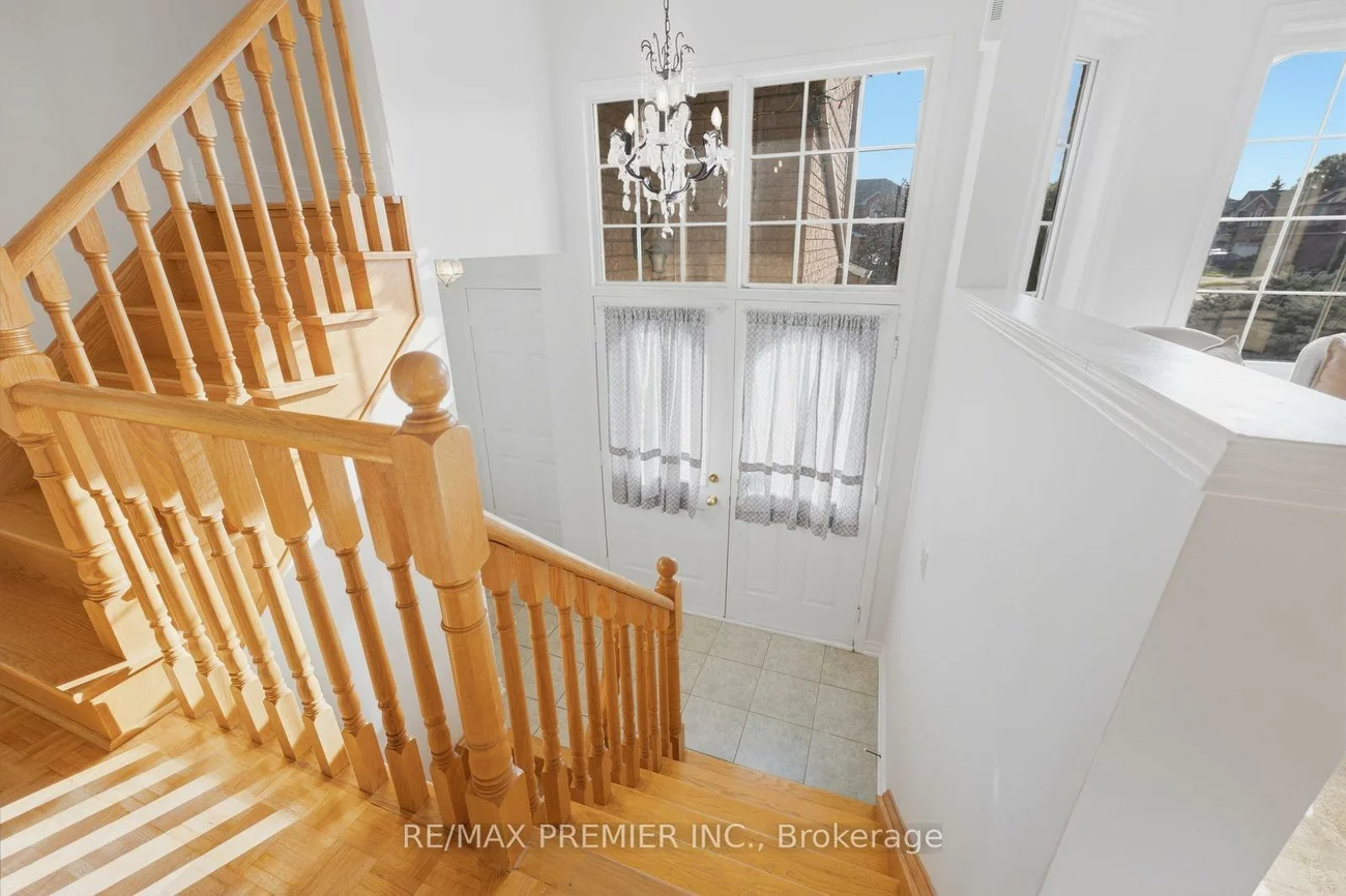 9, Sant Farm, Bolton East, Caledon