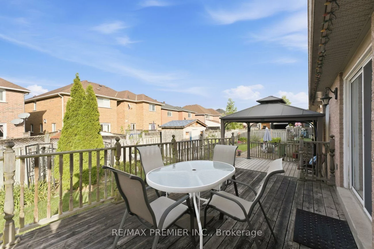 9, Sant Farm, Bolton East, Caledon