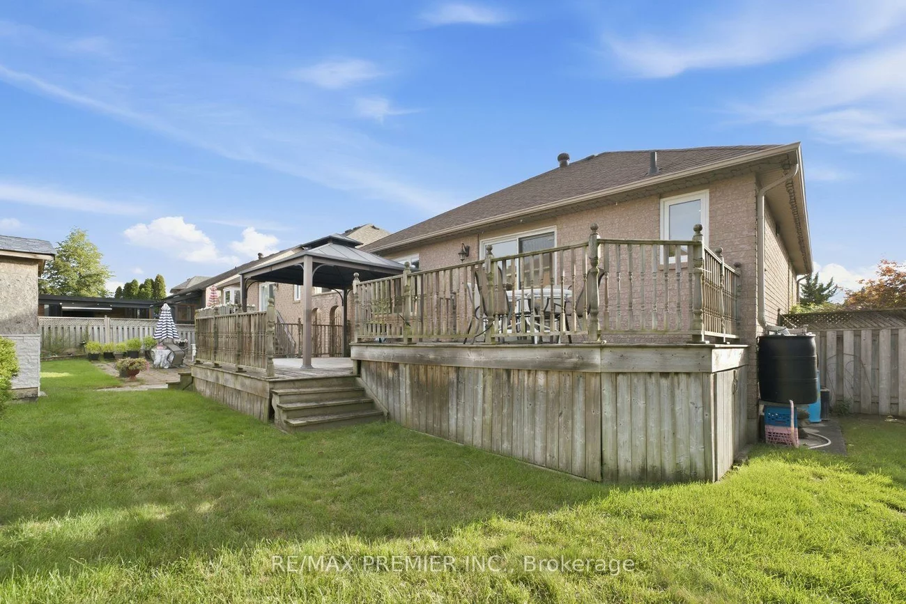 9, Sant Farm, Bolton East, Caledon
