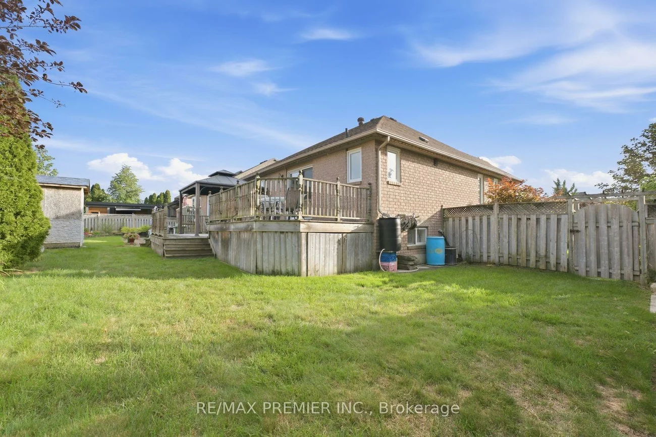9, Sant Farm, Bolton East, Caledon