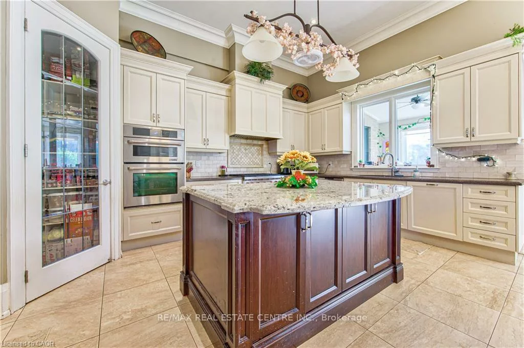 330, Macdonald, Inglewood, Caledon