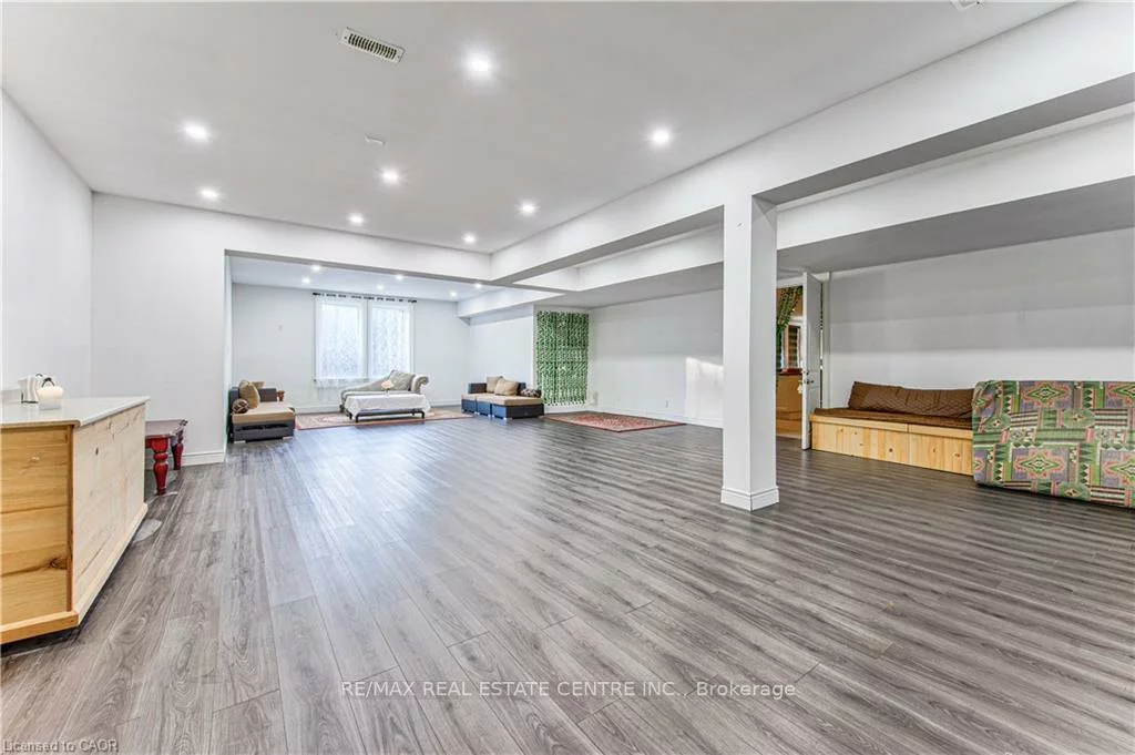 330, Macdonald, Inglewood, Caledon