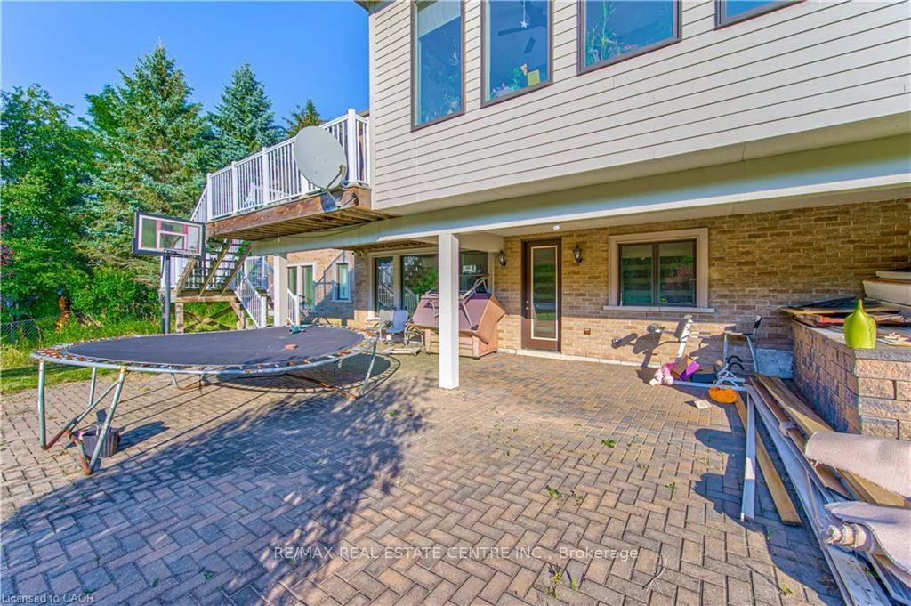 330, Macdonald, Inglewood, Caledon