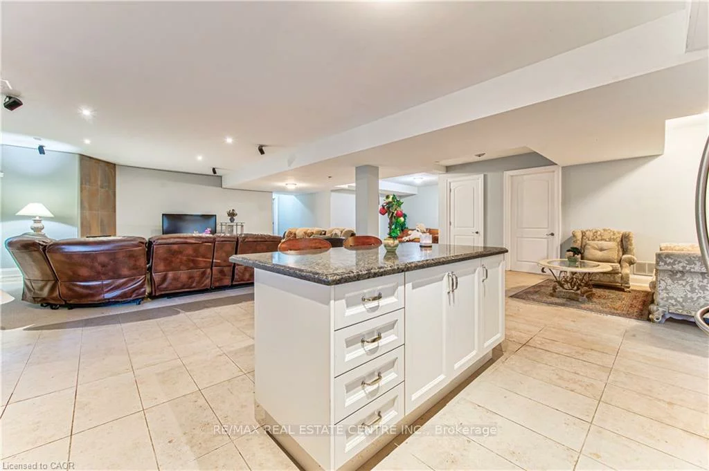330, Macdonald, Inglewood, Caledon