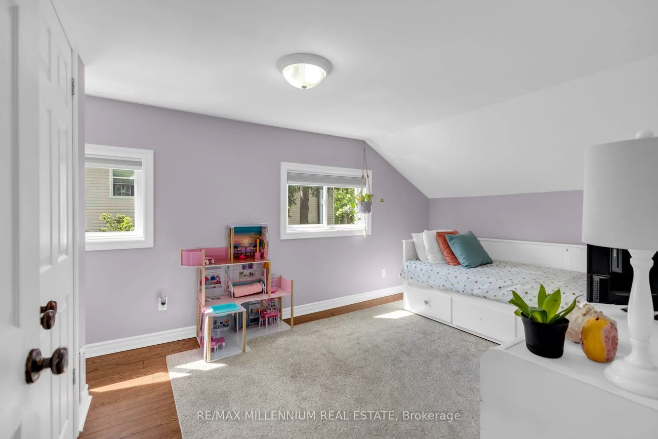 1537, Queen, Alton, Caledon