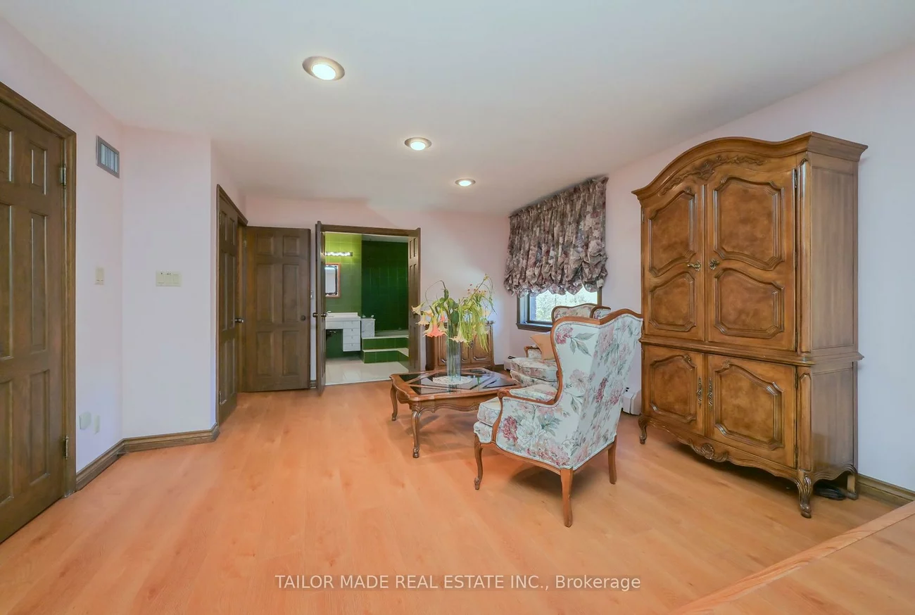 40, Walton, Palgrave, Caledon