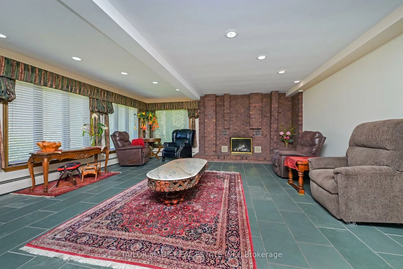 40, Walton, Palgrave, Caledon