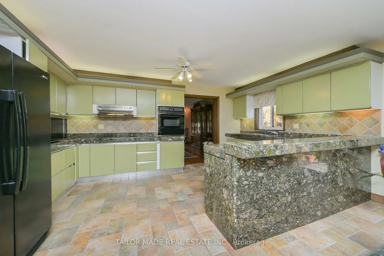 40, Walton, Palgrave, Caledon