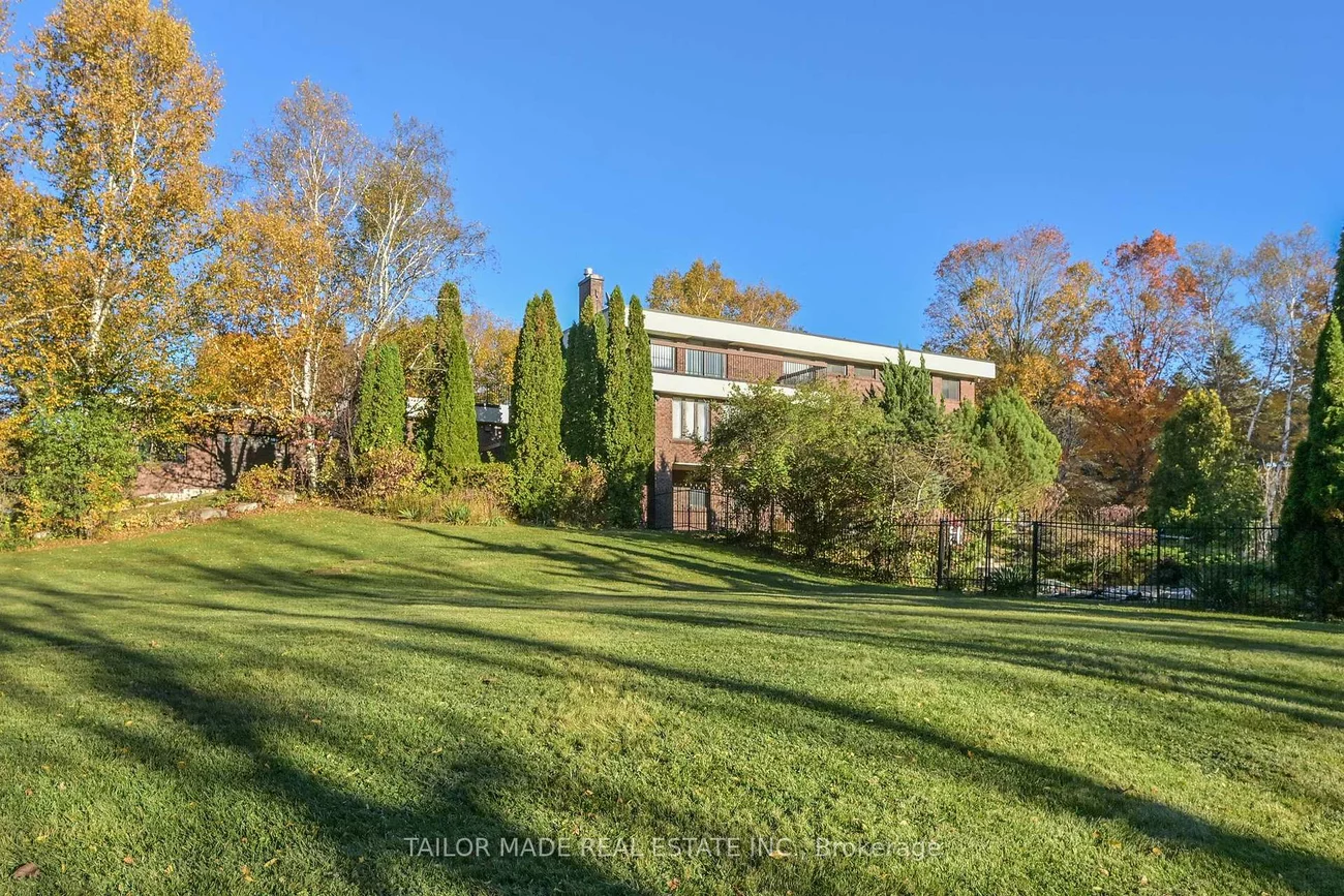 40, Walton, Palgrave, Caledon
