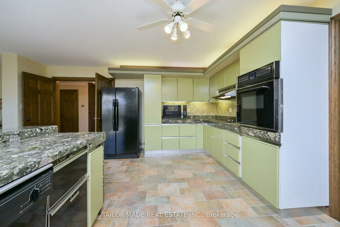 40, Walton, Palgrave, Caledon