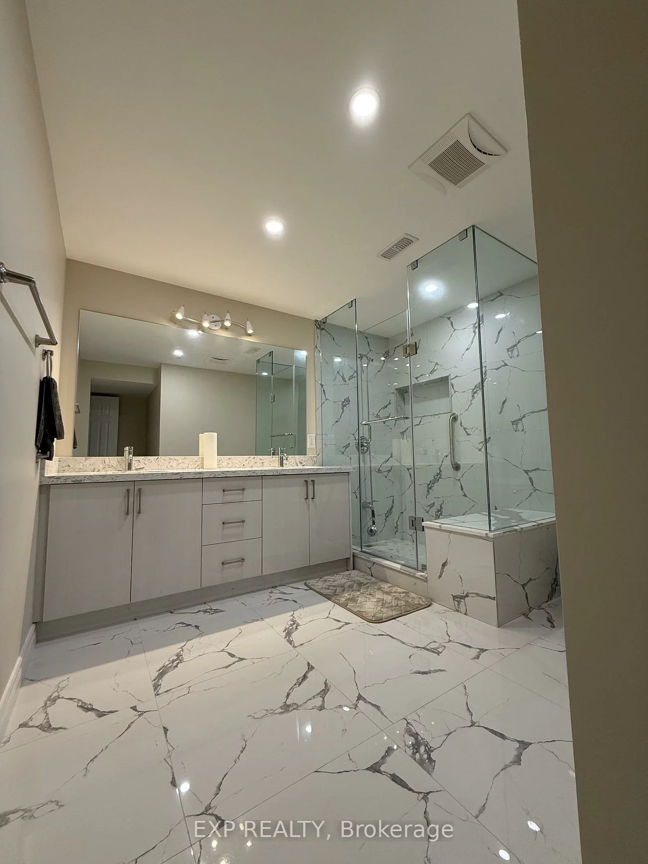 33, Hydrangea, Holland Landing, East Gwillimbury