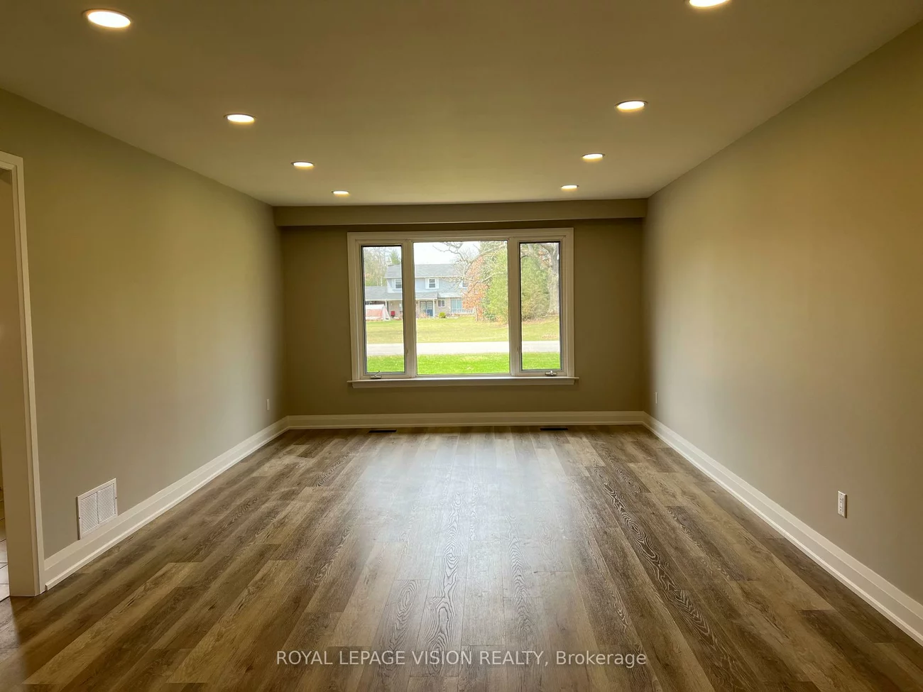 20523, Yonge, Holland Landing, East Gwillimbury
