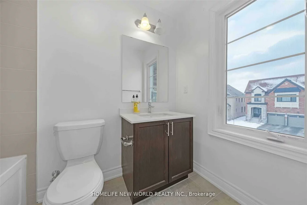 44, Pear Blossom, Holland Landing, East Gwillimbury